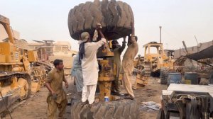 Эти эксперты решают проблему с тормозным диском Cat 966