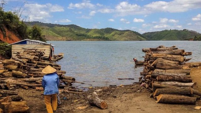 Южный Вьетнам на мотоцикле. Дорожные заметки (RU EN ES) смотреть онлайн