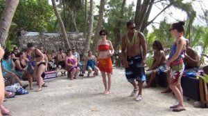 How to tie a sarong, Cook Islands style