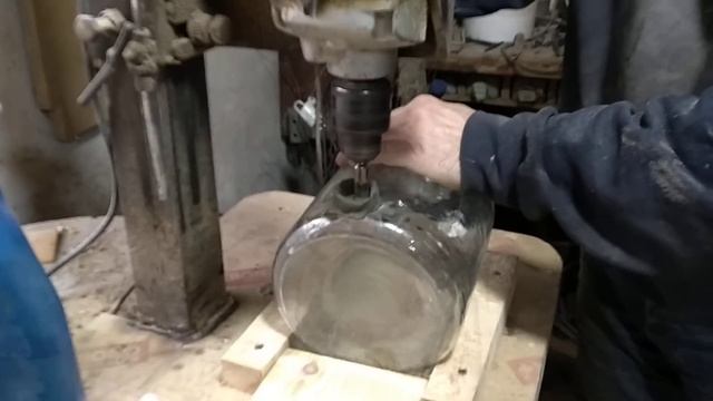 сверлим стеклянный бутыль смотреть онлайн