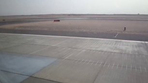 Видео из иллюминатора самолета во время взлёт с аэропорта в Хургаде (Египет)