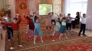 Танец Золотая осень ГДОУ ЛНР Ясли-сад № 10 Берёзка
