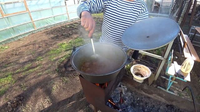 ОДИН ДЕНЬ из жизни в деревне - лето 2021 | Готовим плов на костре | Блог "В гостях у Владимира" смотреть онлайн