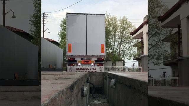 Scania 143
