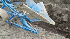 Беларусь МТЗ 82 . Плантажная вспашка на глубину 55см.