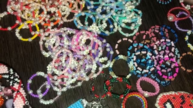 Брелки из бисера кирпичным плетением, серёжке браслеты , жгуты браслеты и очень много всего смотреть онлайн