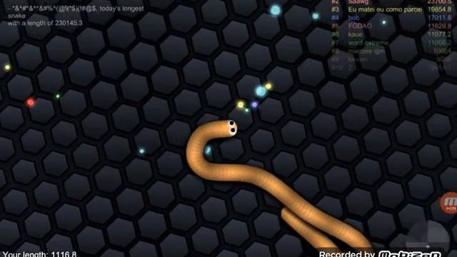 Slither.io gameplay trying to get on the leader board смотреть онлайн
