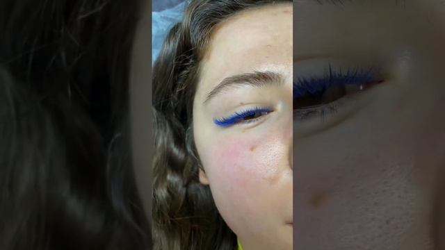 Цветные ресницы ? #наращиваниересниц #наращиваниеногтей #ресницыспб #уходзасобой #новости #топ смотреть онлайн