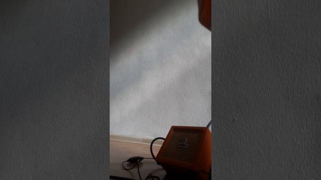 Гитарный мини-комбо Orange Crush MINI, автономный , 3 ватта смотреть онлайн