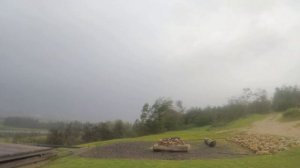 Сильный воющий звук ветра 2 часа - Качающиеся ели на ветру