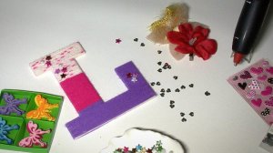 17. Подарок своими руками из фанеры и пряжи - оформление букв