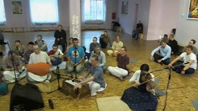 2014.04.25, Пт. - СПб, КЦ Гаура. Пятничные Киртаны смотреть онлайн