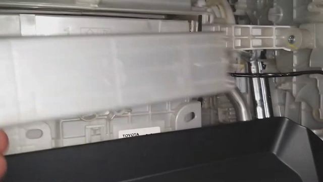 Замена салонного фильтра Toyota CH-R