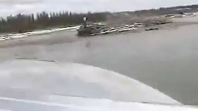 По мелководью на лодке с водомётом