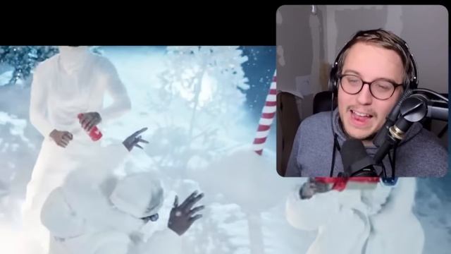 Pro Singer Reacts to Sidemen Christmas Songs смотреть онлайн
