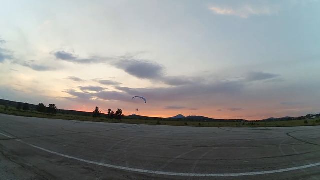 БЕЛОРЕЦК. Дарите женщинам полёты и цветы! (Полёты на паралёте) смотреть онлайн