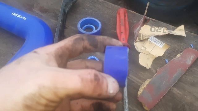 Трактор МТЗ-50 ? установка силиконовых патрубков охлаждения. смотреть онлайн