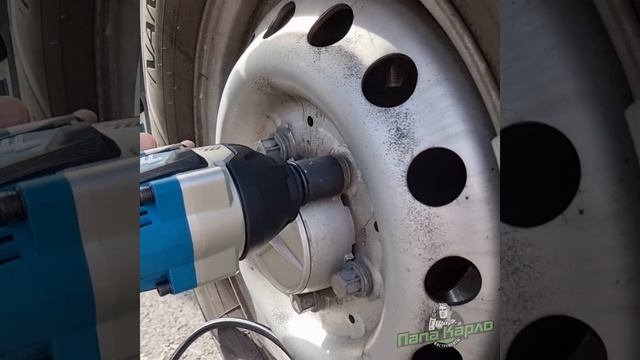 Аккумуляторный гайковёрт MAKITA DTW700Z. смотреть онлайн