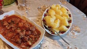 Мой красиво накрытый стол себе на день Рождения.