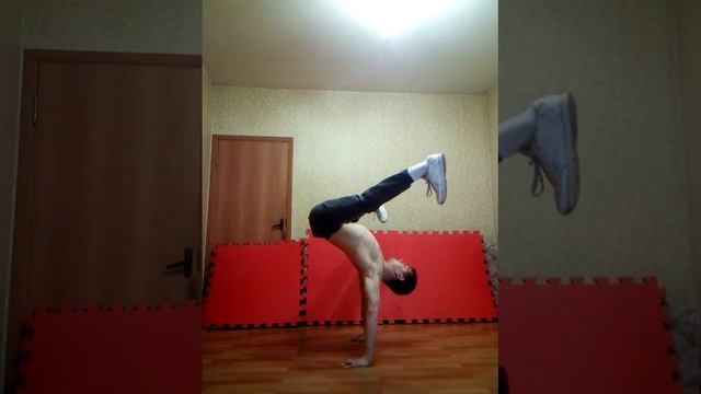 ArtTricks (66 hour Practice) - Handhops, balance, powertricks, powermove смотреть онлайн