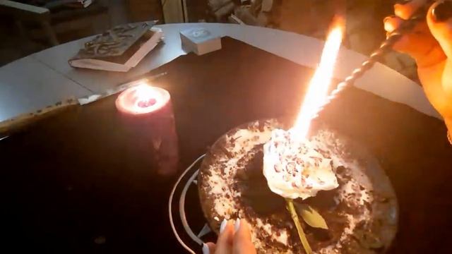 Ритуал.ОСТУДИТЬ СВОЕ СЕРДЦЕ. ВНИМАНИЕ!Может начать звонить,надоедать. Решать тебе.Магия в ночи..