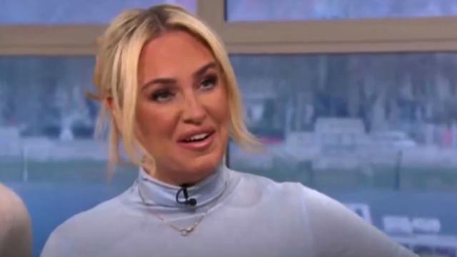 Josie Gibson issues apology to Coronation Street star as probe makes them feel 'pressure' смотреть онлайн