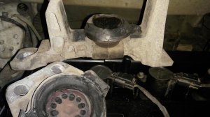 Устраняем Вибрация Volvo S40 Ford Focus Mazda 3 2 0 Замена опоры мотора