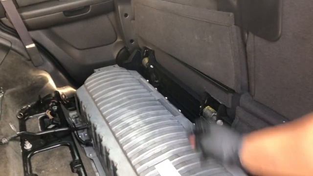 2008 Chevy Tahoe Hybrid Battery Removal смотреть онлайн