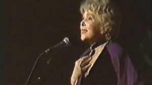 «Баллада о матери», стихи Андрея Дементьева, музыка Евгения Мартынова, поёт Вера Васильева