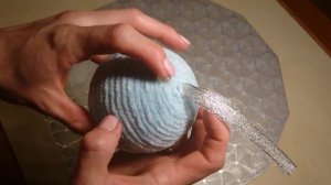 Очень красивый новогодний шар. Новогодний декор своими руками.