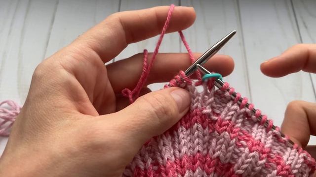 КАК СМЕНИТЬ ЦВЕТ НИТИ при круговом вязании спицами смотреть онлайн