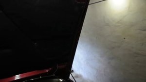 Volkswagen Passat B3 - Газовые упоры капота