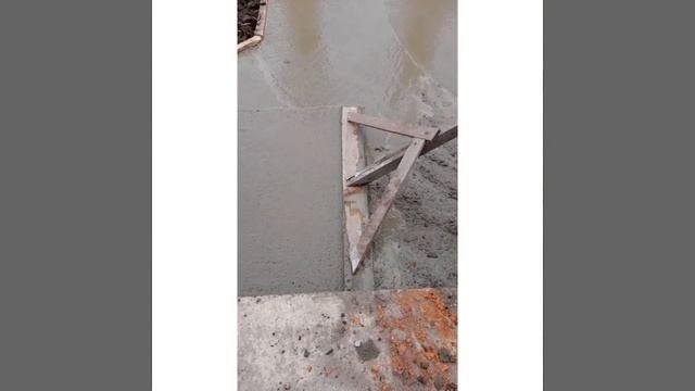 Как Заглаживать отмостку #отмостка #своимируками #сделайсам Бетон марки 250/ Смотреть до конца
