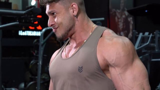 RAMON REVELA O SEGREDO DO TRÍCEPS INSANO !!!