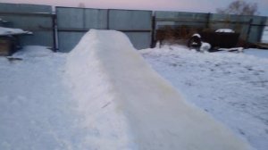 Горка из снега