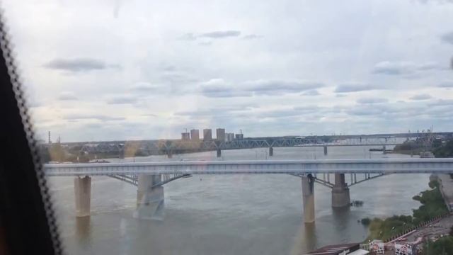 Старое колесо обозрения в Новосибирске на Михайловской набережной.