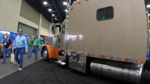 Mid America Truck Show Louisville KY 2023 Выставка тягачей в Америке
