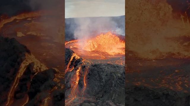 Can you feel the heat? 🌋 #iceland #volcaniceruption #icelandnature #icelandtravel #vulkan #islandia