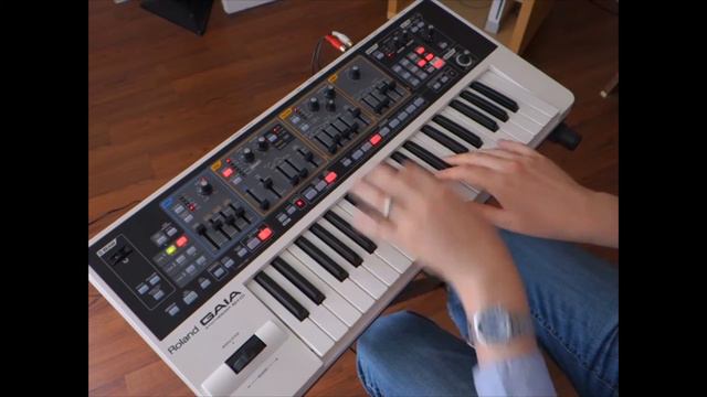 Some musical ideas on Roland Gaia SH-01 synth, October 11 2015 by geoffmobile смотреть онлайн