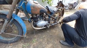 Заводим мотоцикл #иж49   после длительного простоя. Звук выхлопа. Работа мотора