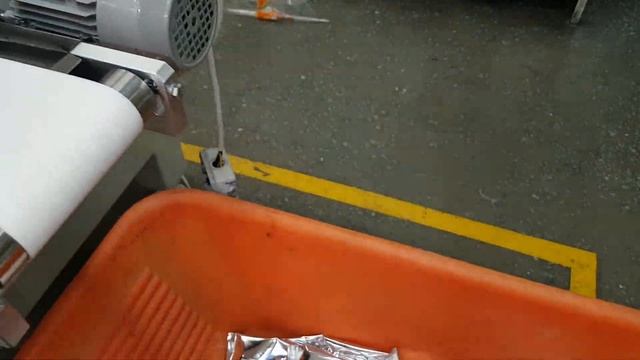 Упаковывание чипсов-пластинок - Long Chips Packaging смотреть онлайн