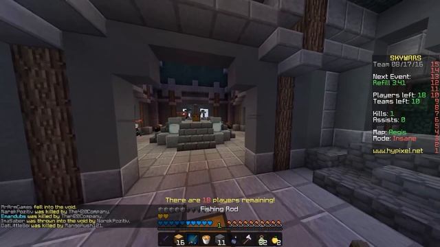 УЧУ ДЕВУШКУ ИГРАТЬ В СКАЙВАРС! MINECRAFT SKYWARS! смотреть онлайн