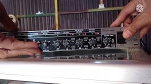Crossover Behringer 2/3/4 way cx3400 with limiters