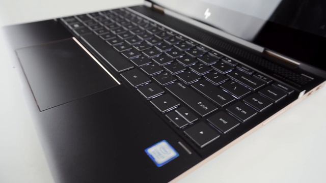HP Spectre X360 13t - i7-8550U | Quick Unboxing & Benchmarks смотреть онлайн