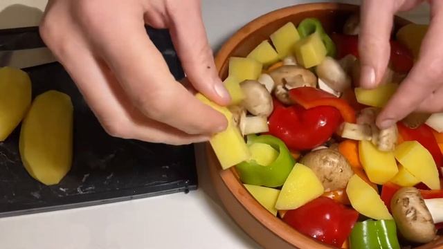 Жаркое с овощами в горшочках. Рецепт вкусного ужина. Что приготовить на ужин?