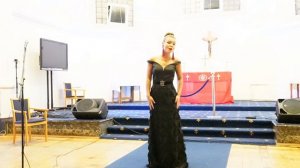 Моя самая любимая певица Евгения Красилова исполняет каватину Нормы. Орган - Олеся Кравченко