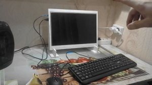 Демонстрація свого саморобного Моноблока з старого ноутбука