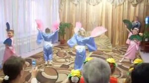 Японский танец с веерами