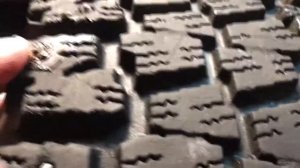 ШИПОВКА РЕЗИНЫ ШИПАМИ ИЗ ДРУГОЙ ПОКРЫШКИ.ВКЛЕИВАЮ ШИПЫ НА КЛЕЙ ГЕРМЕТИК ДЛЯ СТЕКОЛ.БОМЖ ВАРИАНТ