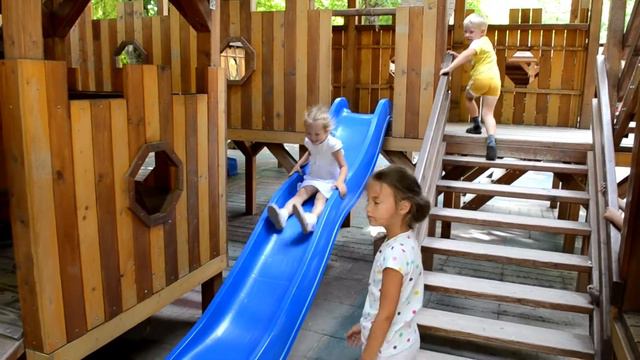 VLOG: Бахчисарайский Парк в Крыму! / Чуть не разбили камеру / Влог Девочки / Лера Путешественница смотреть онлайн